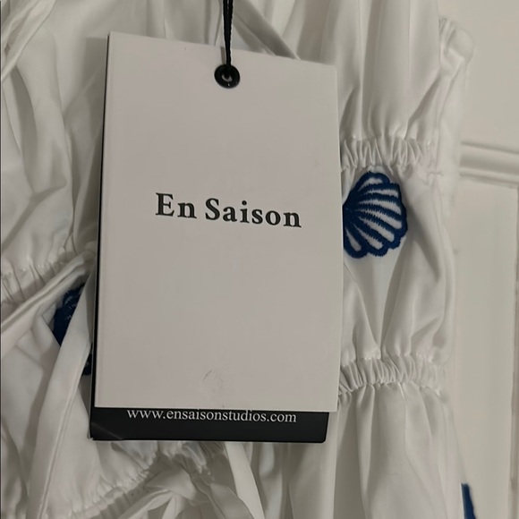 Elegant White Dress with Blue Shell Accents - Picture 3 of 5